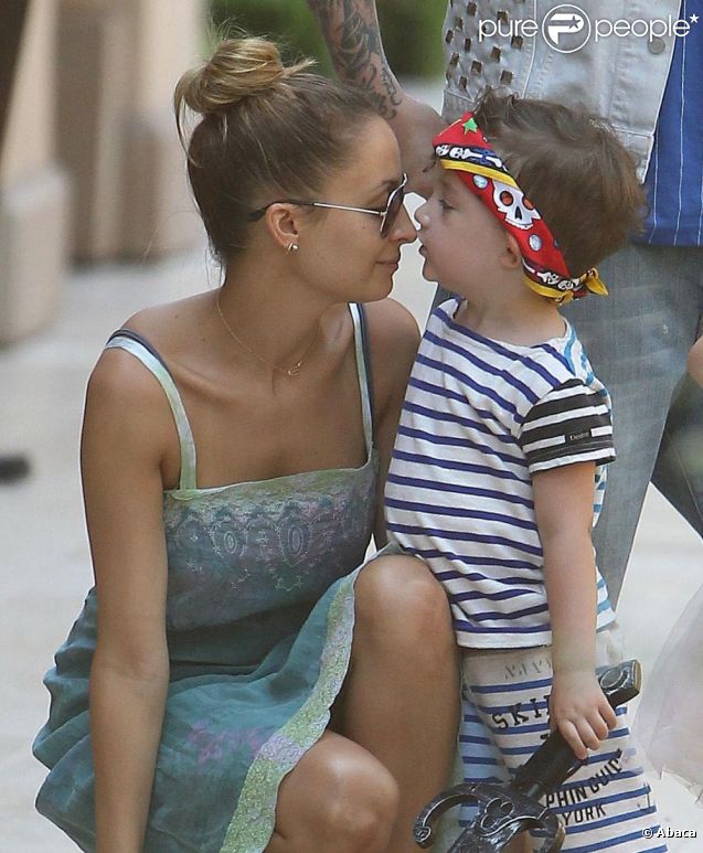 Nicole Richie et son fils Sparrow lors d'une fête d'anniversaire à Beverly Hills. Le 19 août 2012.