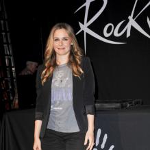 L'actrice Alicia Silverstone au Guitar Center's RockWall de Los Angeles, le 21 août 2012.