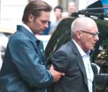 Josh Holloway et Harrison Ford sur le tournage de  Paranoia  à Philadelphie, le 21 août.