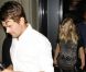Fergie et Josh Duhamel ont du fendre une foule compacte de photographes à la sortie du restaurant Craig à Los Angeles le 21 août 2012