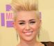 Miley Cyrus sur le tapis rouge du Staples Center lors des MTV Video Music Awards. Los Angeles, le 6 septembre 2012.