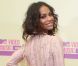 Zoe Saldana, en robe et chaussures Salvatore Ferragamo, effectuait une arrivée remarquée aux MTV Video Music Awards 2012. Los Angeles, le 6 septembre 2012.