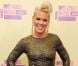 Pink assiste aux MTV Video Music Awards 2012 au Staples Center à Los Angeles, habillée d'une robe Stella McCartney. Le 6 septembre 2012.