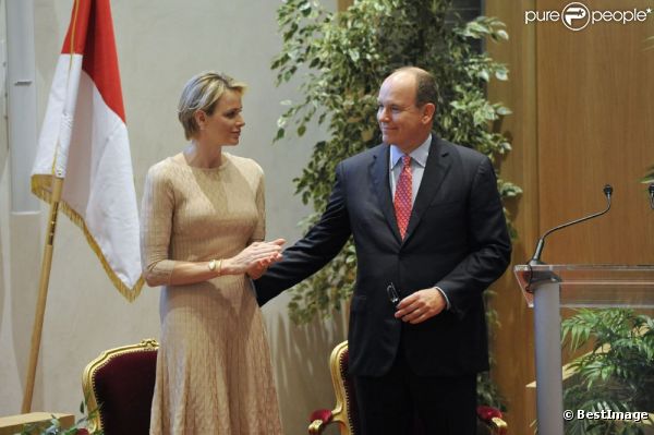 Albert de Monaco, tendre avec Charlene, pour une inauguration historique