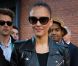  Jessica Alba, souriante, quitte les studios Skylight SoHo à l'issue du défilé Ralph Lauren printemps-été 2013. New York, le 13 septembre 2012. 