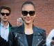  Jessica Alba, souriante, quitte les studios Skylight SoHo à l'issue du défilé Ralph Lauren printemps-été 2013. New York, le 13 septembre 2012. 