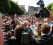 Une foule de fans se sont déplacés pour admirer Thierry et Annie se marier, le samedi 15 septembre 2012.