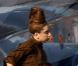 Lady Gaga descend de son jet privé à son arrivée à Londres, le 16 septembre 2012.