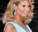Heidi Klum, superbe en total look turquoise, splendide à Los Angeles pour les Emmy Awards  dans une robe Alexandre Vauthier. Le 23 septembre 2012