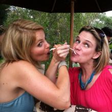 <br />Candace Cameron et Andrea Barber de la série <em>La fête à la maison</em> à Los Angeles - septembre 2012