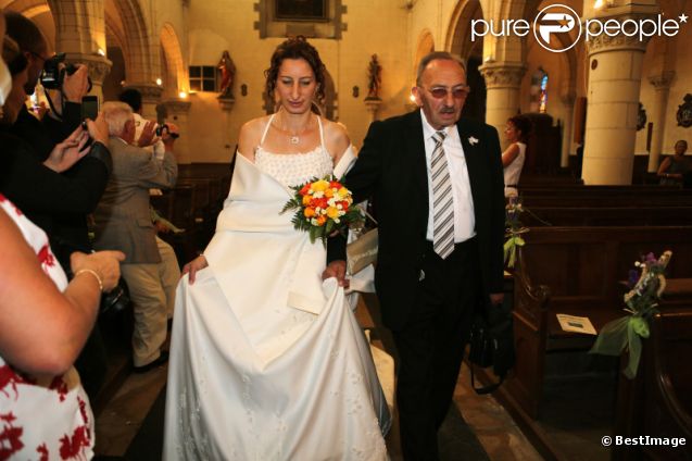 Thierry Olive et Annie lors de leur mariage religieux en l'église de Gavray, le 14 septembre 2012