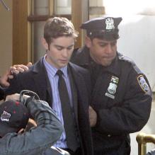Chace Crawford alias Nate est arrêté sur le tournage de la série Gossip Girl, à New York, le 1er octobre 2012. Que lui arrive-t-il ?