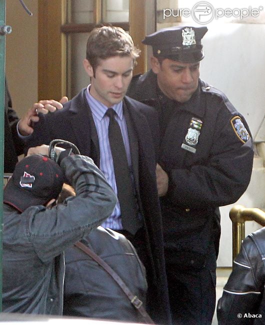 Chace Crawford alias Nate est arrêté sur le tournage de la série Gossip Girl, à New York, le 1er octobre 2012. Que lui arrive-t-il ?