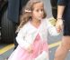 Jennifer Lopez arrive au Grand Palais pour le défilé Chanel le 2 octobre 2012 avec sa fille Emme