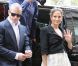 Jennifer Lopez arrive au Grand Palais pour le défilé Chanel en compagnie de son amoureux Casper Smart le 2 octobre 2012