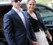 Jennifer Lopez arrive au Grand Palais pour le défilé Chanel en compagnie de son amoureux Casper Smart le 2 octobre 2012