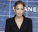 Jennifer Lopez, radieuse lors du photocall au défilé Chanel à Paris le 2 octobre 2012