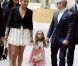 Jennifer Lopez, souriante, quitte le défilé Chanel à Paris le 2 octobre 2012