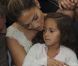 Jennifer Lopez et sa fille Emme admirent le défilé Chanel à Paris le 2 octobre 2012