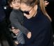 Jennifer Lopez sort de son hôtel avec son fils, Max, à Paris, le 2 octobre 2012