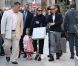 Jennifer Lopez fait un peu de shopping dans les rues de Paris le 2 octobre 2012