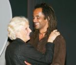 Yannick et Marie-Claire Noah lors des Prix Clarins de la Femme Dynamisante au théâtre de la comédie des Champs Elysées à Paris le 18 mai 2006