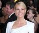 Gwyneth Paltrow portait une robe blanche à cape Tom Ford lors de la 84e cérémonie des Oscars. Los Angeles, le 26 février 2012.