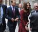Catherine, duchesse de Cambridge et le prince William étaient les invités de l'Honorable Société du Middle Temple, une des quatre  Inns of Court , à Londres, le 8 octobre 2012, pour rencontrer des lauréats des bourses royales et inaugurer celle à leur nom.