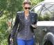 Jessica Alba à Santa Monica arrive à ses bureaux le 9 octobre 2012 dans un look rock et stylé