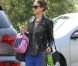 Jessica Alba à Santa Monica arrive à ses bureaux le 9 octobre 2012 dans un look rock et stylé