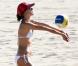 Exclusif - Alessandra Ambrosio, volleyeuse sexy sous le soleil de Malibu. Le 14 octobre 2012.