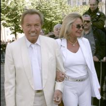 Frank Alamo et sa femme Claudy aux obsèques d'Eddie Barclay à l'église de Saint-Germain-des-Prés le 18 mai 2005.