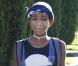  Exclusif - Willow Smith se promène à Calabasas avec son chien aux oreilles et pattes teintées en rose. Le 14 octobre 2012. 