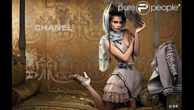 Cara Delevingne, Marie-Antoinette décadente dans la campagne Croisière de Chanel