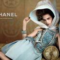 Cara Delevingne : Marie-Antoinette rock pour une Croisière de luxe