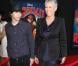 Jamie Lee Curtis assiste, en compagnie de son fils, à l'avant-première du film  Les Mondes de Ralph  (Wreck it Ralph), à Hollywood, le lundi 29 octobre 2012.