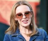 Kylie Minogue vs Gwen Stefani : deux popstars amoureuses du jean