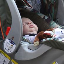 Anna Faris emmène son fils Jack chez le pédiatre à Los Angeles, le 2 Novembre 2012.