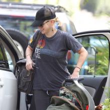 Anna Faris emmène son fils bébé chez le pédiatre à Los Angeles, le 2 Novembre 2012.