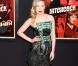 Scarlett Johansson, robe Rodarte, coupe parfaite et rouge à lèvre saillant. Du Scarlett Johansson classique sur le tapis rouge du film  Hitchcock , à New York, le 18 novembre 2012.