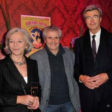 Claude Lelouch entouré de Pierre Godé et sa femme au théâtre de la Gaîté Montparnasse pour un concert du pianiste Dimitri Naïditch à Paris le 19 novembre 2012