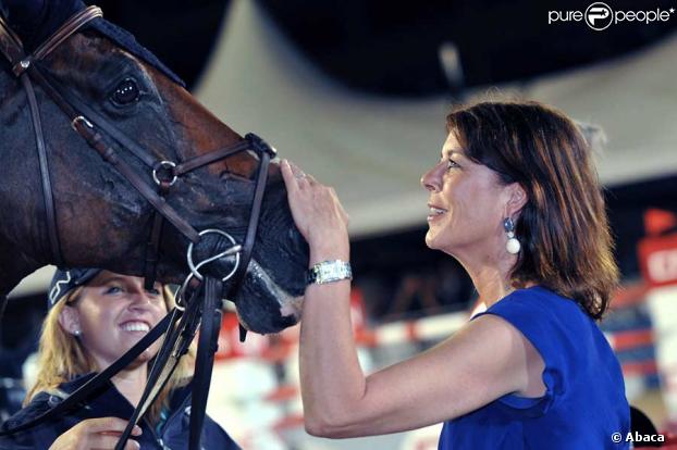 La princesse Caroline de Hanovre félicite Cristallo, le cheval de Richard Spooner