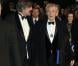 Stephen Fry et Sir Ian McKellen lors de l'avant-première royale de The Hobbit le 12 décembre 2012 à l'Odeon Leicester Square.