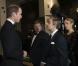 Le prince William face à Martin Freeman lors de l'avant-première royale de The Hobbit le 12 décembre 2012 à l'Odeon Leicester Square.