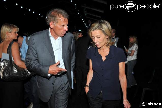 Claire Chazal et PPDA en grande discussion lors du défilé Dior, le 30/06/08