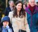 Liv Tyler sublime dans son long manteau beige et son fils Milo dans les rues de New York, le 14 décembre 2012.