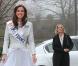 Marine Lorphelin, Miss France 2013, aux côtés de Sylvie Tellier, lors de son retour dans sa ville natale, Charnay-les-Macon en Bourgogne, le 19 décembre 2012