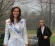 Marine Lorphelin, Miss France 2013, aux côtés de Sylvie Tellier, lors de son retour dans sa ville natale, Charnay-les-Macon en Bourgogne, le 19 décembre 2012