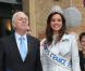 Marine Lorphelin, Miss France 2013, aux côtés du maire, de retour dans sa ville natale, Charnay-les-Macon en Bourgogne, le 19 décembre 2012