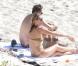 Kate Moss et Jamie Hince se détendent sur une plage à Saint-Barthélémy le 19 decembre 2012